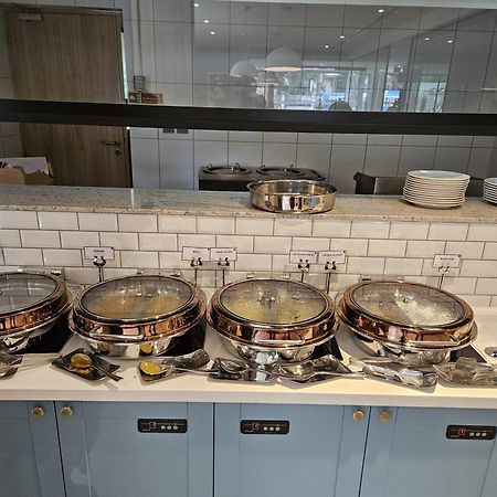 Park Inn & Suites By Radisson Thrissur East Fort 외부 사진