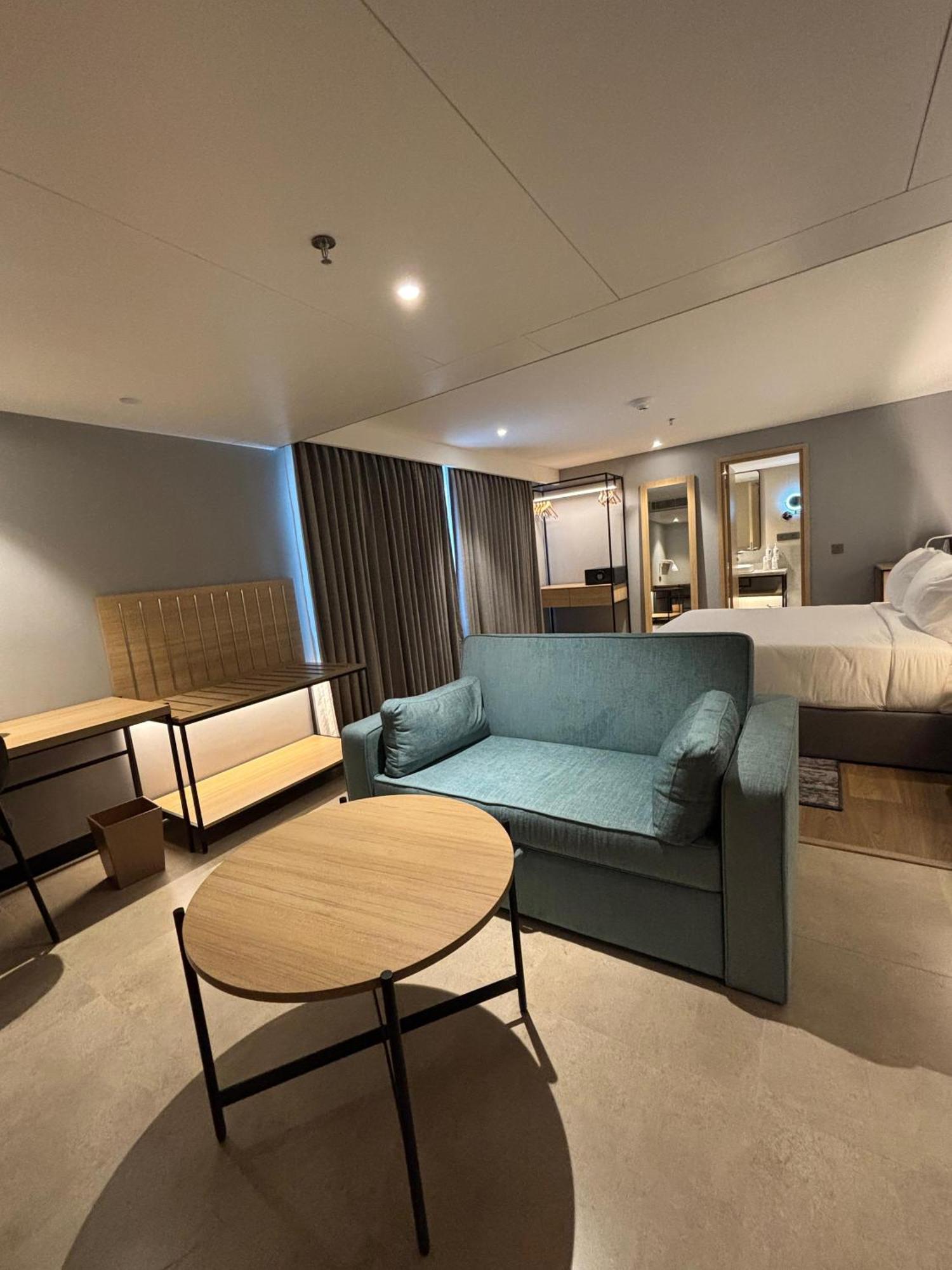 Park Inn & Suites By Radisson Thrissur East Fort 외부 사진
